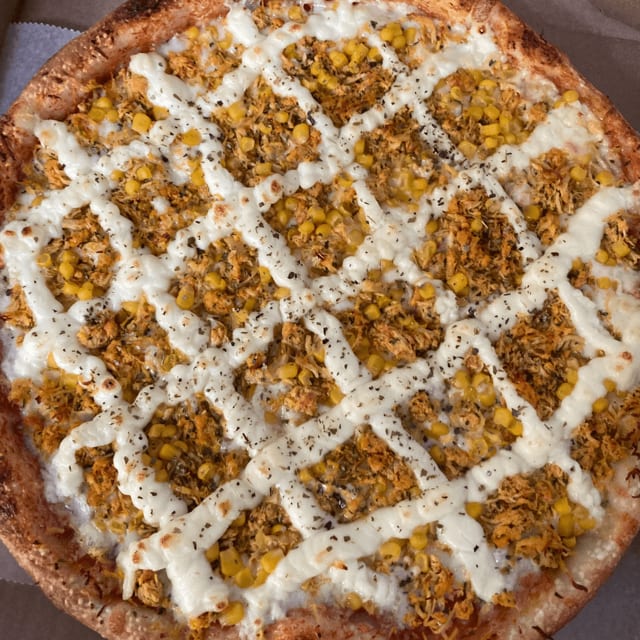 Chicken & Catupiry Pizza.