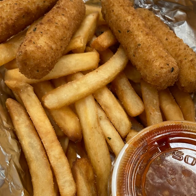 Mozzarella Stix with Fries.